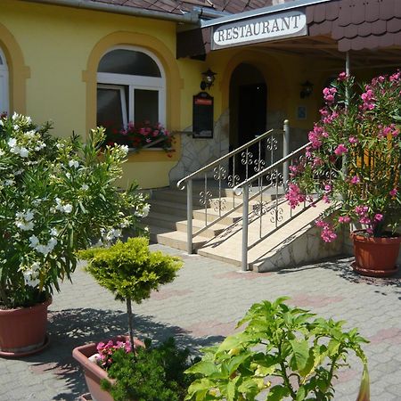 Patyi Étterem és Hotel Bögöte Exterior foto
