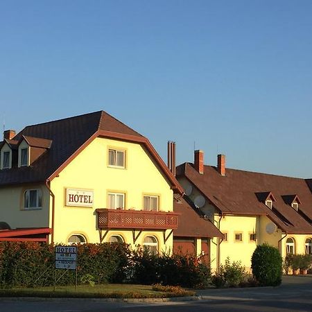 Patyi Étterem és Hotel Bögöte Exterior foto