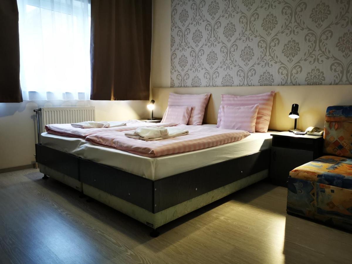 Patyi Étterem és Hotel Bögöte Exterior foto