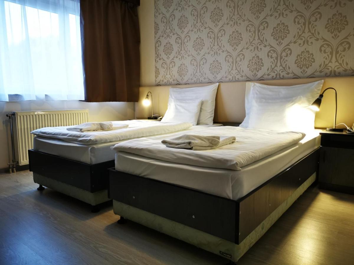 Patyi Étterem és Hotel Bögöte Exterior foto