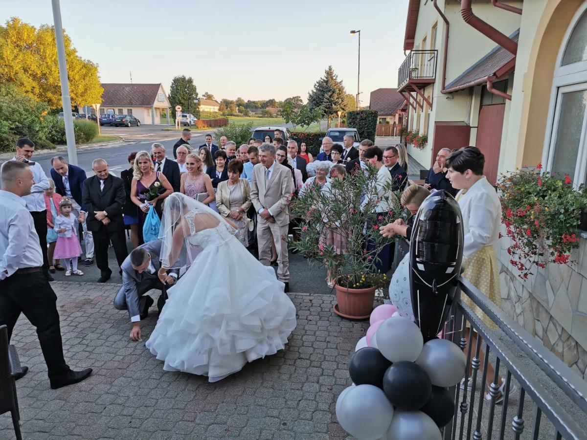 Patyi Étterem és Hotel Bögöte Exterior foto