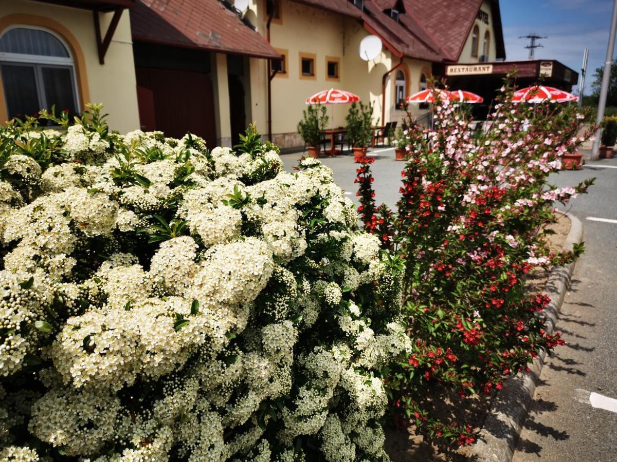 Patyi Étterem és Hotel Bögöte Exterior foto