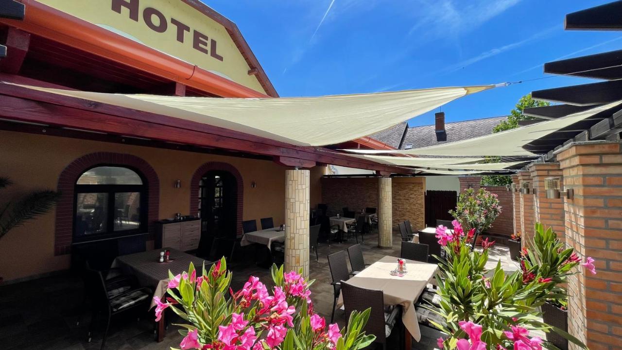 Patyi Étterem és Hotel Bögöte Exterior foto