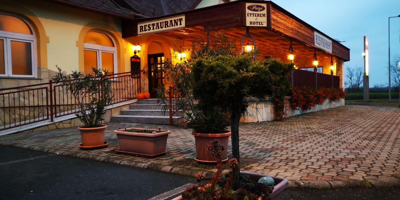 Patyi Étterem és Hotel Bögöte Exterior foto